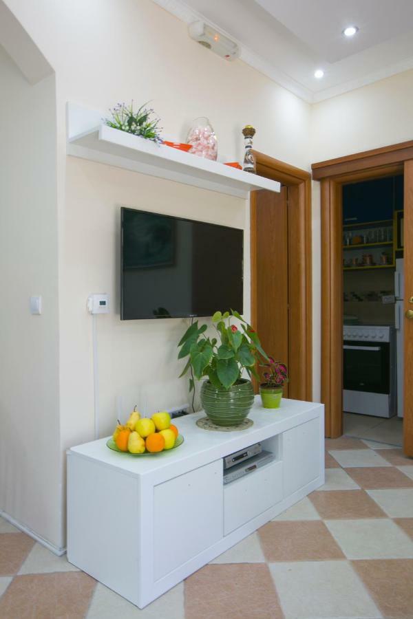 Apartments Holiday Lux Сутоморе Екстер'єр фото