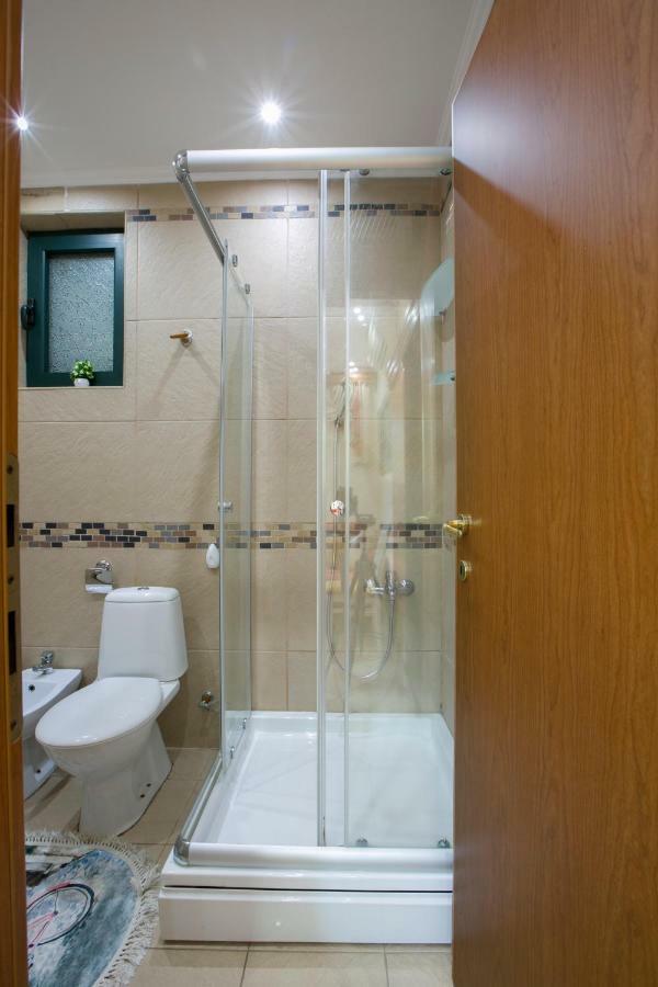 Apartments Holiday Lux Сутоморе Екстер'єр фото